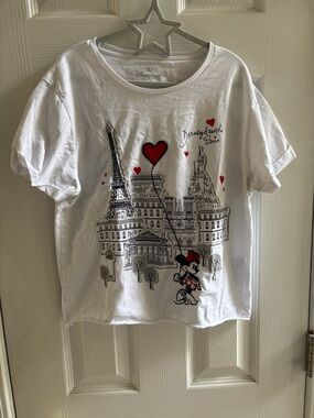 White Minnie Mouse Disneyland Paris Graphic Tee with Red Heart Balloon